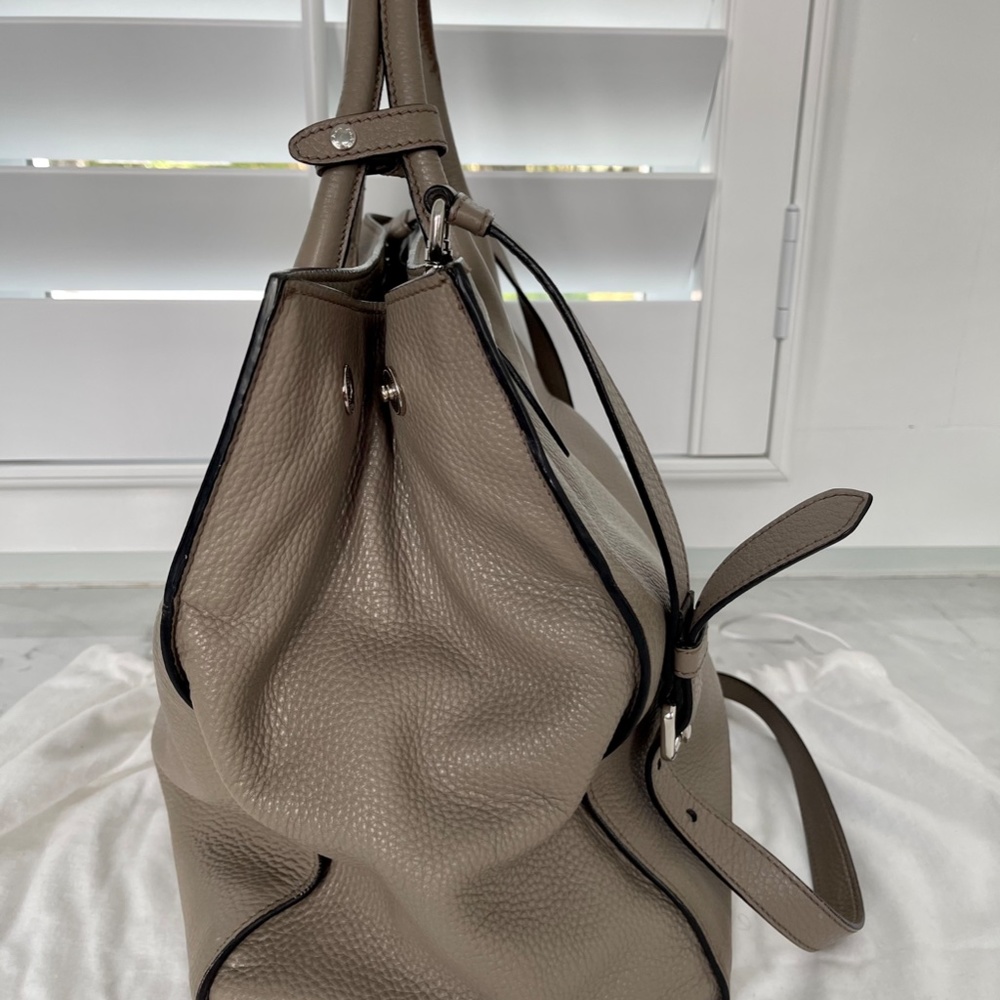 AUTHENTIC Prada Vitello Daino leather tote - Picture 13 of 15